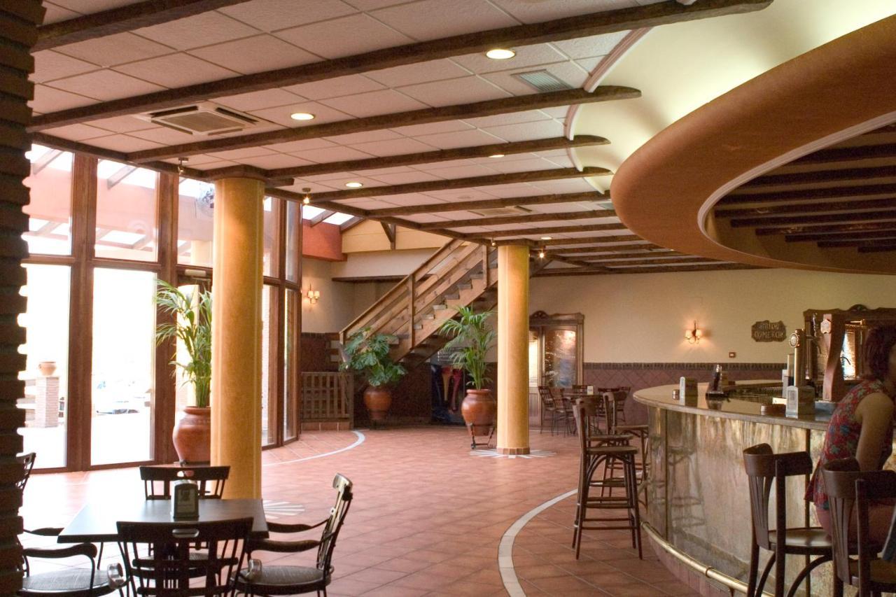 Hotel-Restaurante Cerrillo San Marcos Diezma 外观 照片