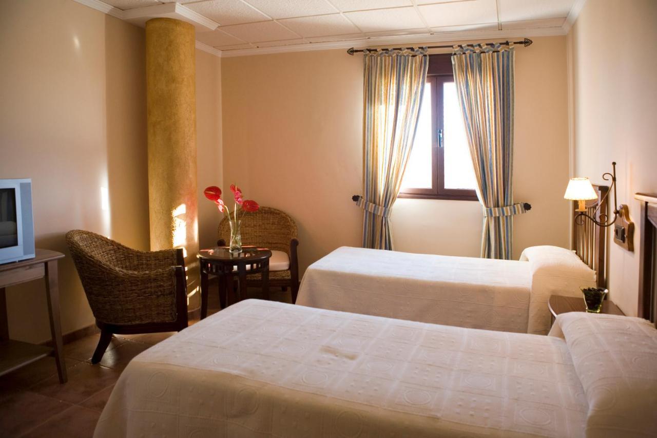 Hotel-Restaurante Cerrillo San Marcos Diezma 外观 照片